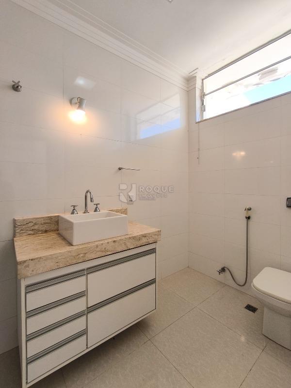 Casa em condomínio à venda no bairro Parque São Bento: WC SUÍTE 1