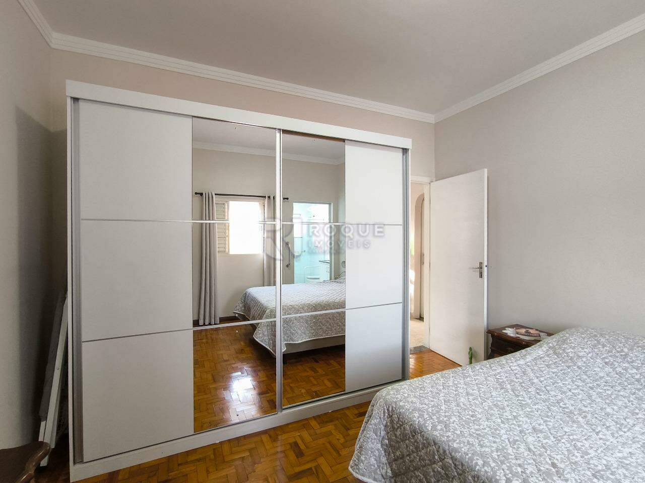 Casa Residencial à venda no bairro Vila São João: SUÍTE