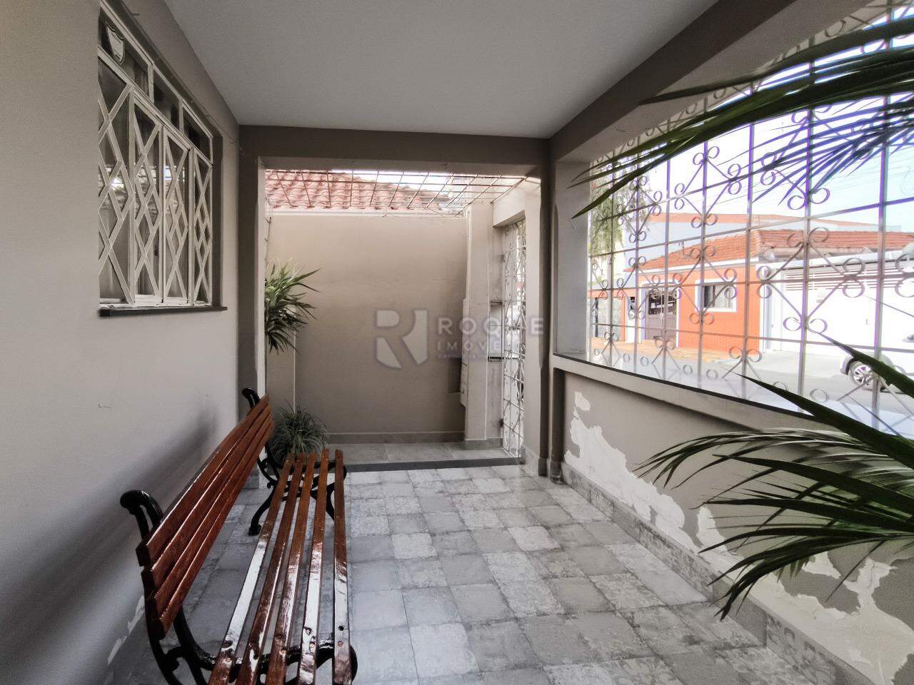 Casa Residencial à venda no bairro Vila São João: VARANDA