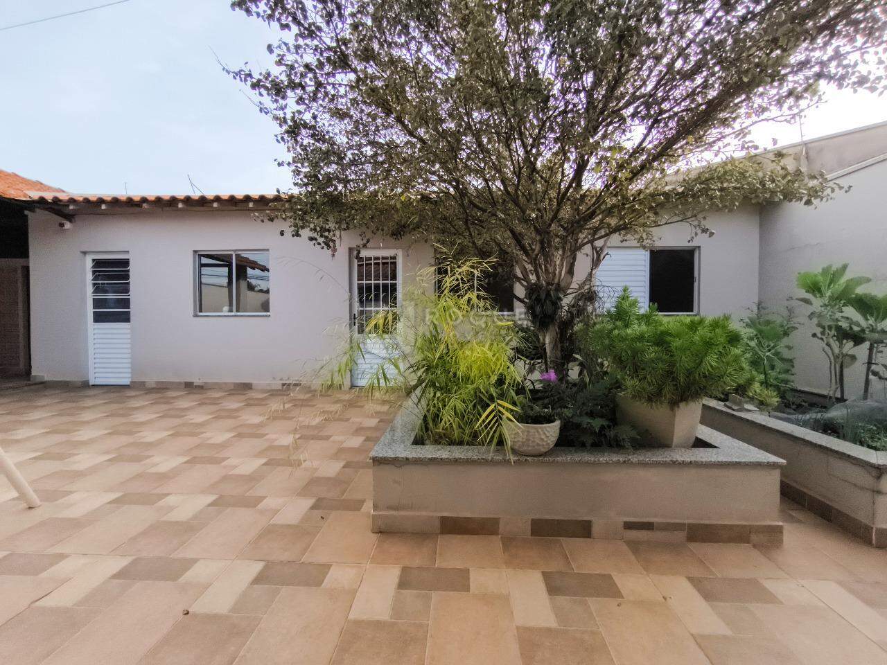 Casa Residencial à venda no bairro Vila São João: JARDIM