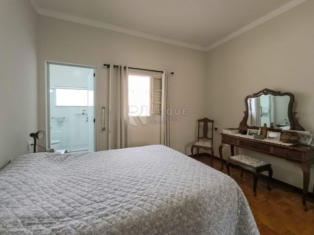 Casa Residencial à venda no bairro Vila São João: SUÍTE