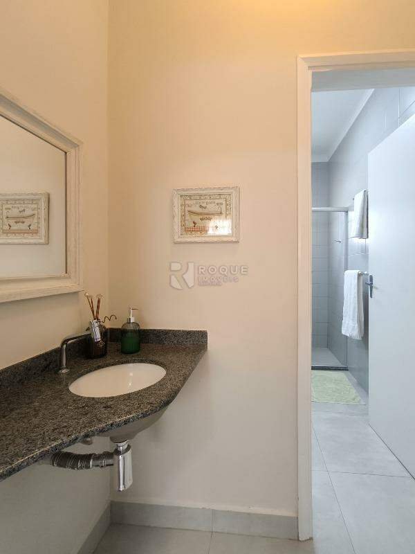 Casa Residencial à venda no bairro Vila São João: LAVABO