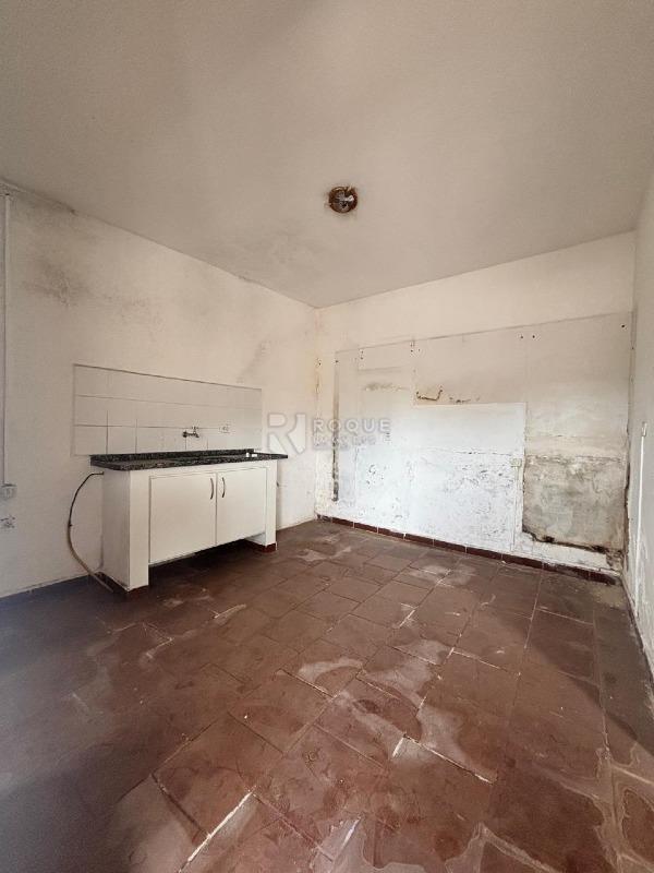 Casa Residencial à venda no bairro Jardim Nova Suiça: Cozinha Edícula