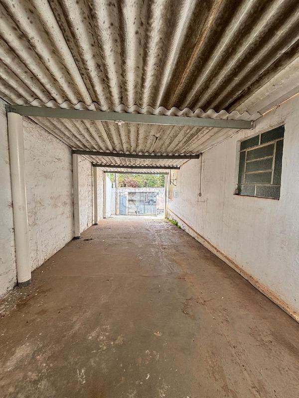 Casa Residencial à venda no bairro Jardim Nova Suiça: Garagem 