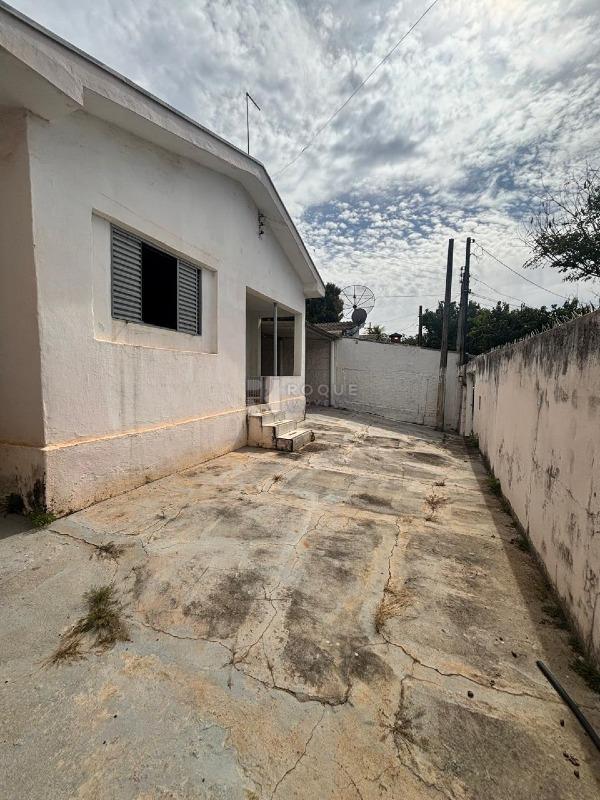 Casa Residencial à venda no bairro Jardim Nova Suiça: Quintal 