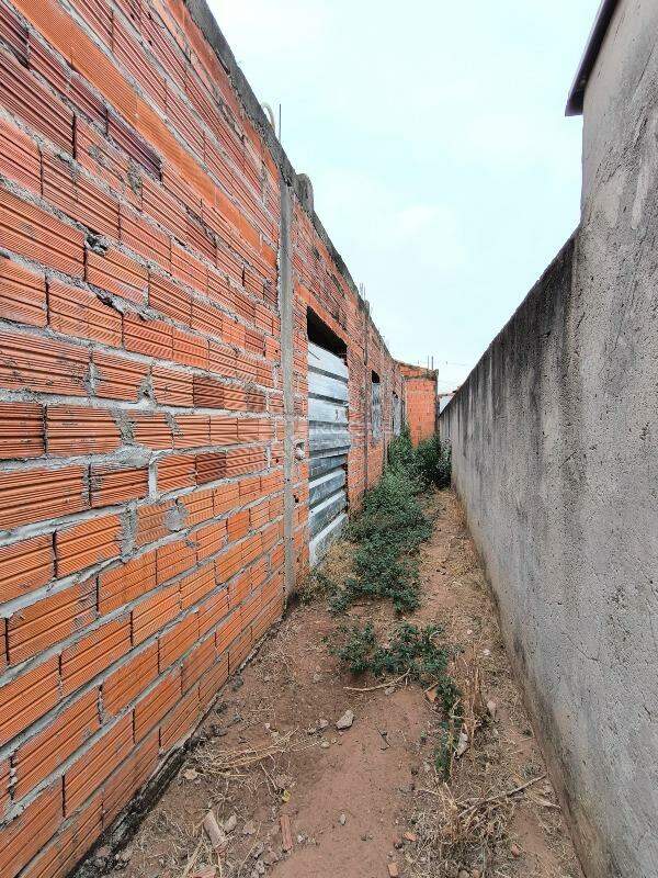 Casa Residencial à venda no bairro Jardim Manacá: LATERAL EXTERNA CASA 2