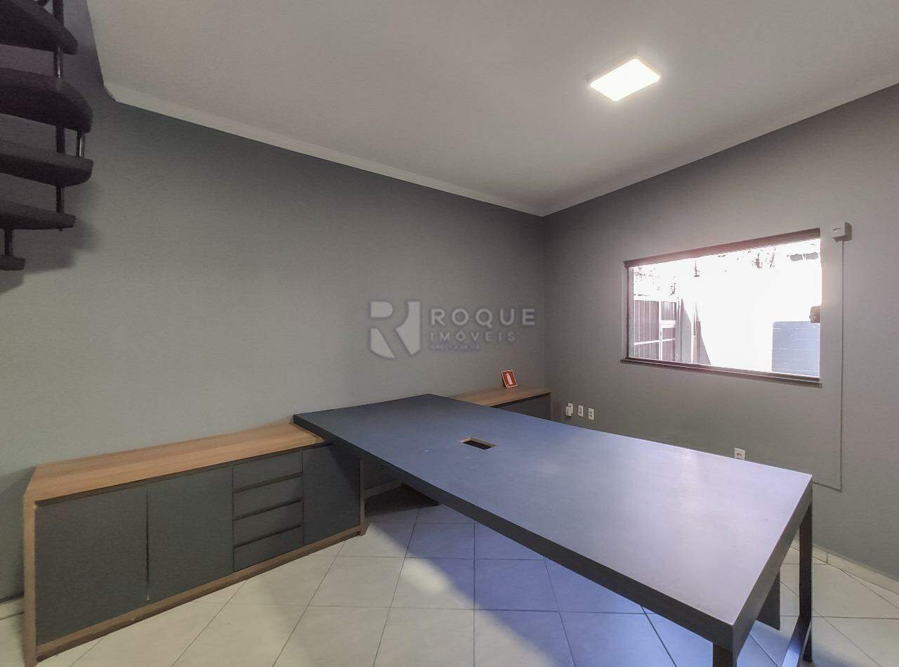 Barracão/Galpão para aluguel no bairro Jardim Glória: Sala 1