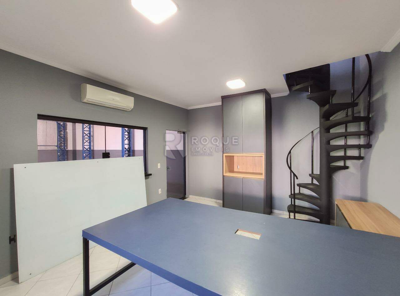 Barracão/Galpão para aluguel no bairro Jardim Glória: Sala 1