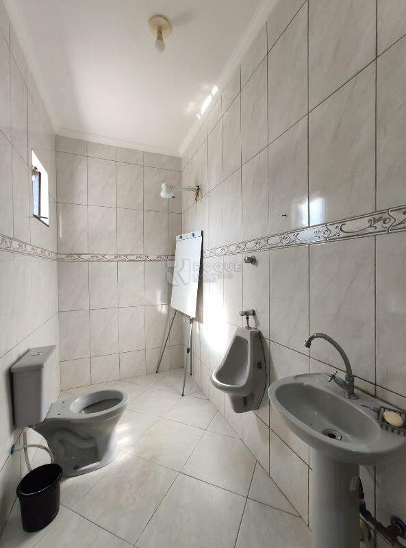 Barracão/Galpão para aluguel no bairro Jardim Glória: WC social 1