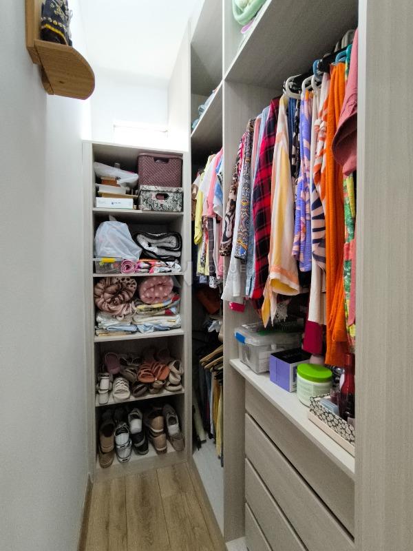 Casa em condomínio à venda no bairro Jardim Campo Belo: CLOSET