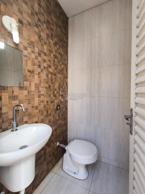 Casa em condomínio à venda no bairro Jardim Campo Belo: BANHEIRO SOCIAL EXTERNO