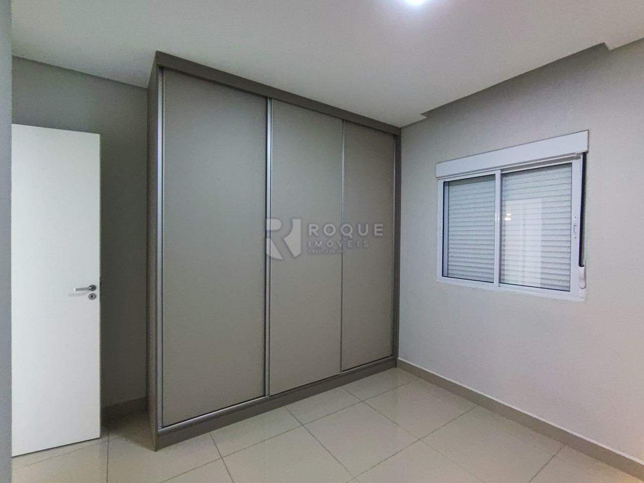 Apartamento para aluguel no bairro Chácaras Antonieta: Armário Dormitório 01
