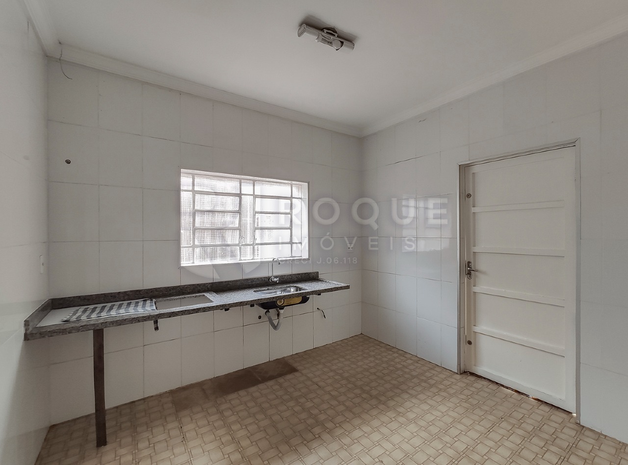 Casa Comercial à venda no bairro Centro: Cozinha 