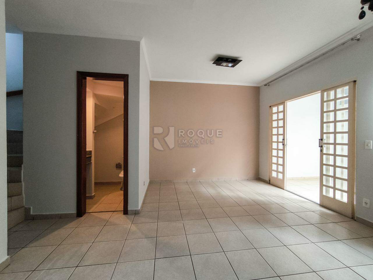 Casa em condomínio à venda no bairro Jardim Nossa Senhora de Fátima: SALA DE ESTAR