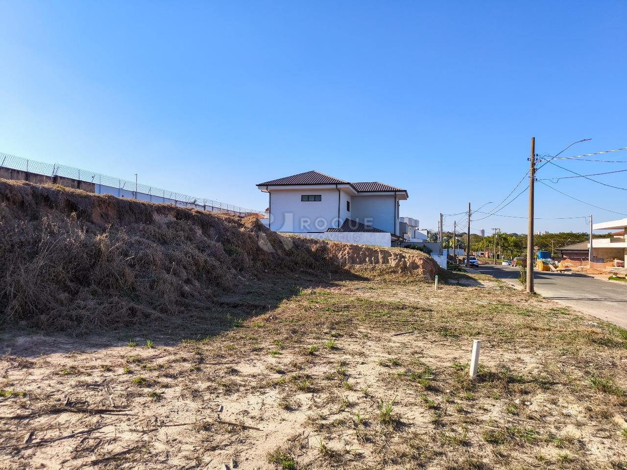 Terreno em condomínio à venda no bairro Portal de São Clemente: 