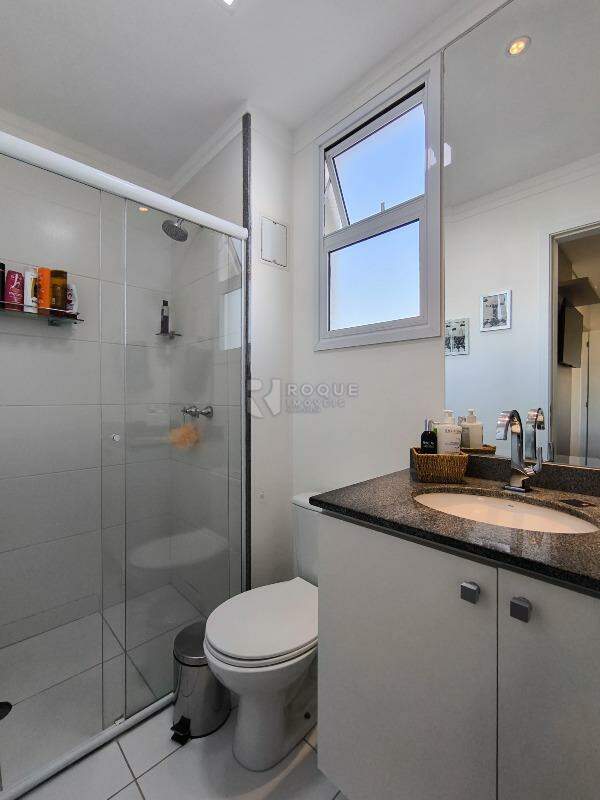 Apartamento à venda no bairro Vila Santa Rosália: WC SUÍTE