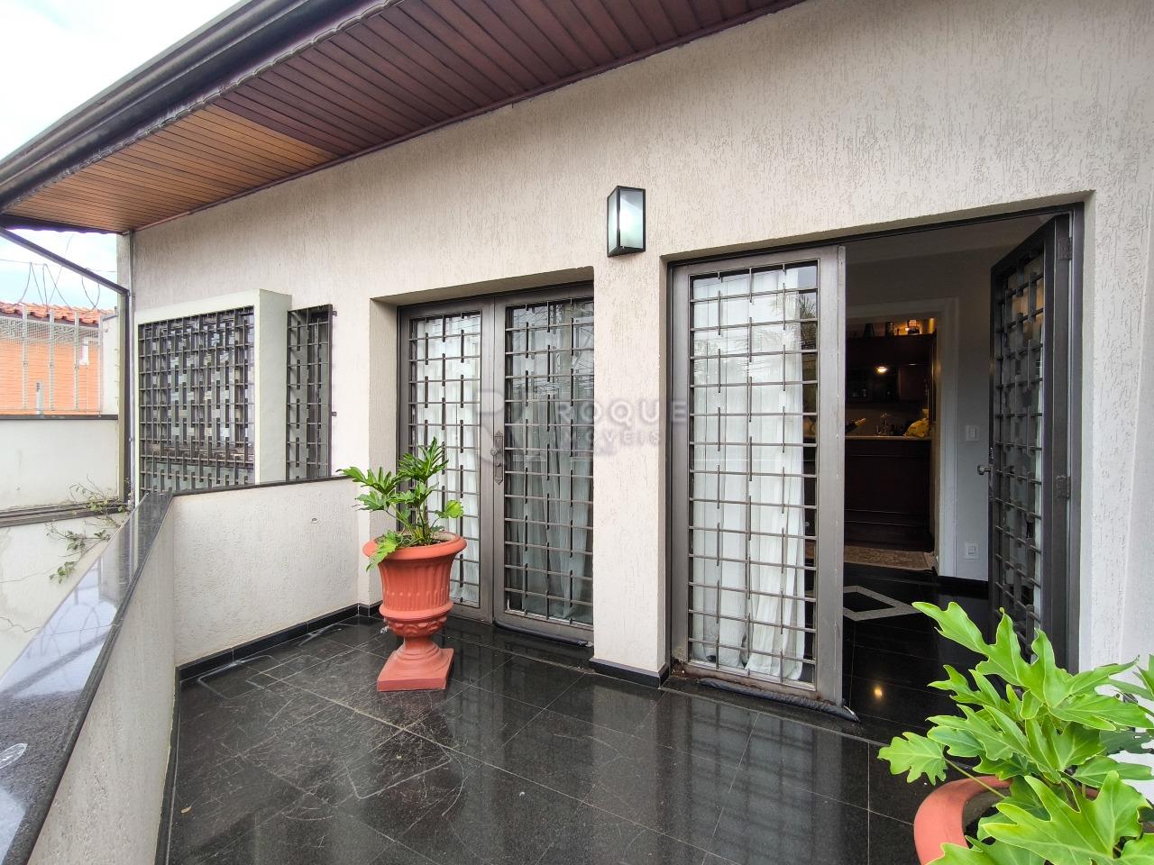 Casa Residencial à venda no bairro Cidade Jardim: Sacada