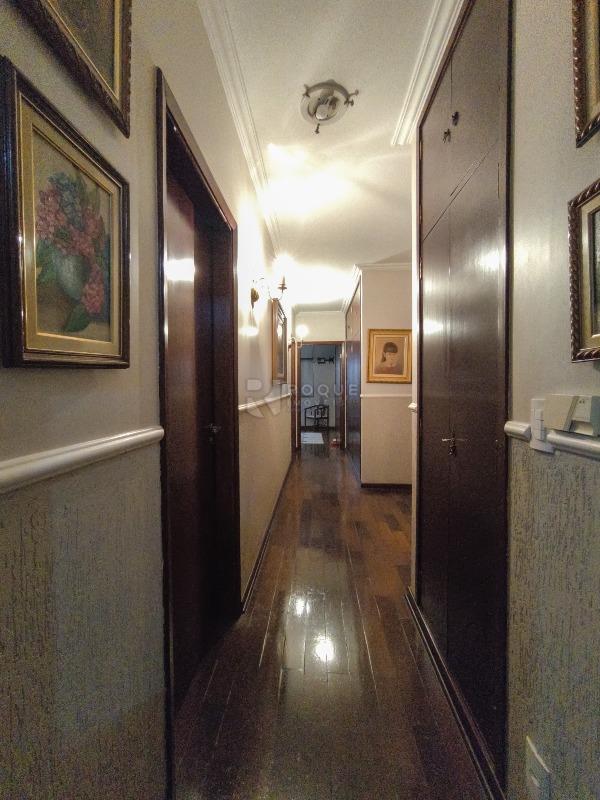 Casa Residencial à venda no bairro Cidade Jardim: Corredor