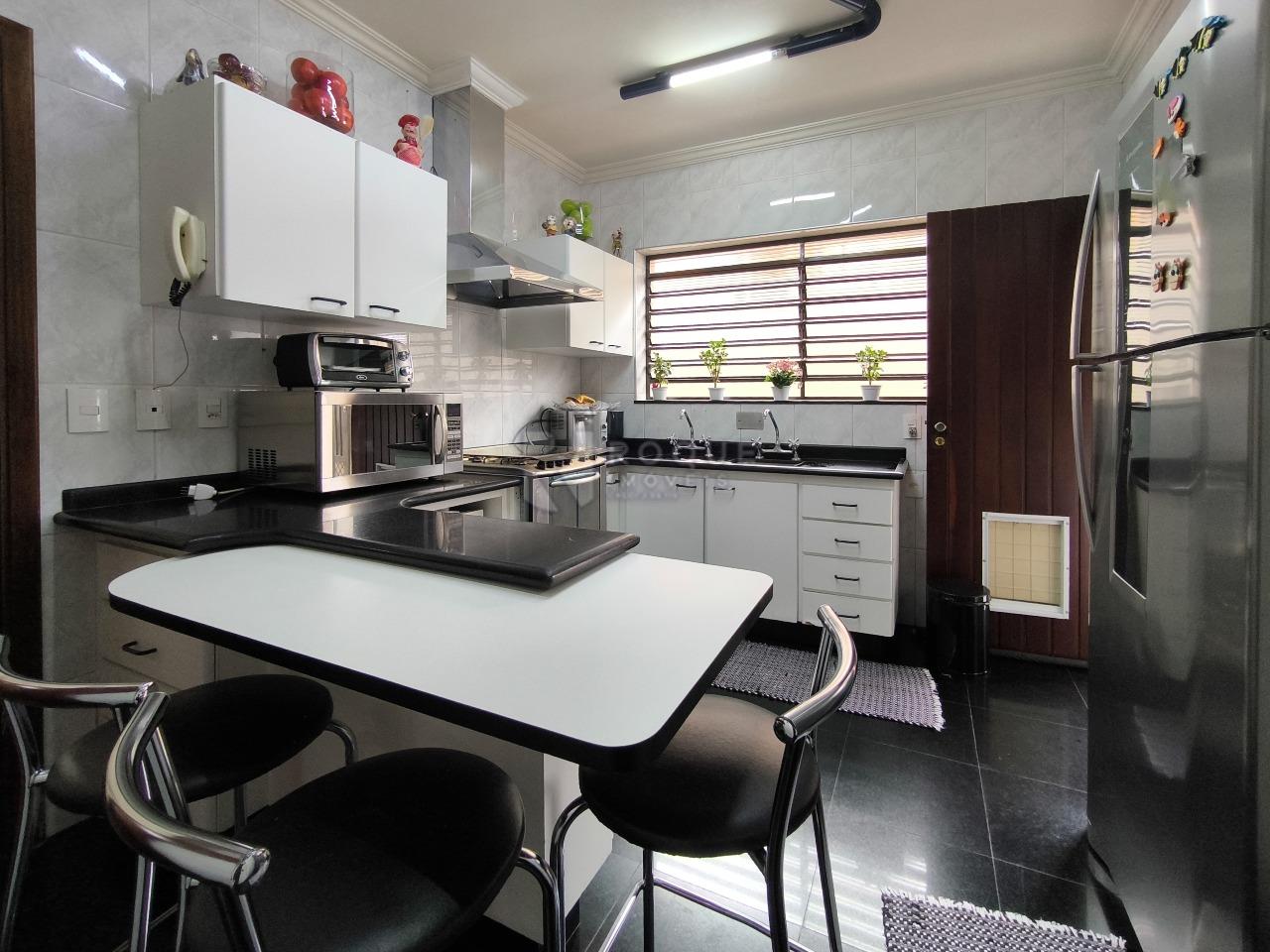 Casa Residencial à venda no bairro Cidade Jardim: Cozinha