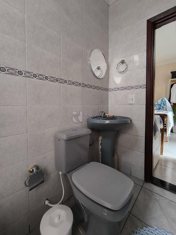 Casa Residencial à venda no bairro Cidade Jardim: Banheiro 