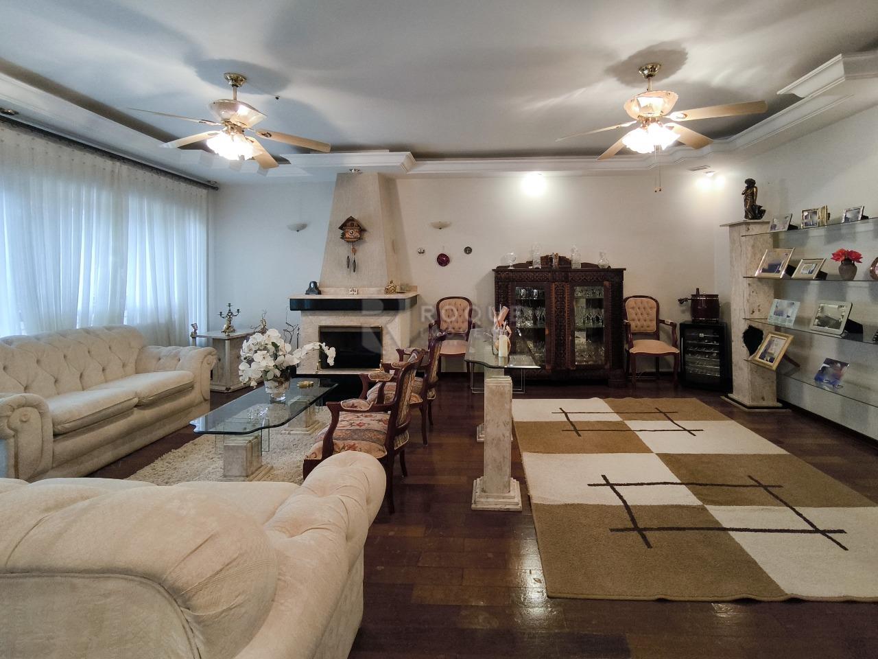 Casa Residencial à venda no bairro Cidade Jardim: Sala de estar