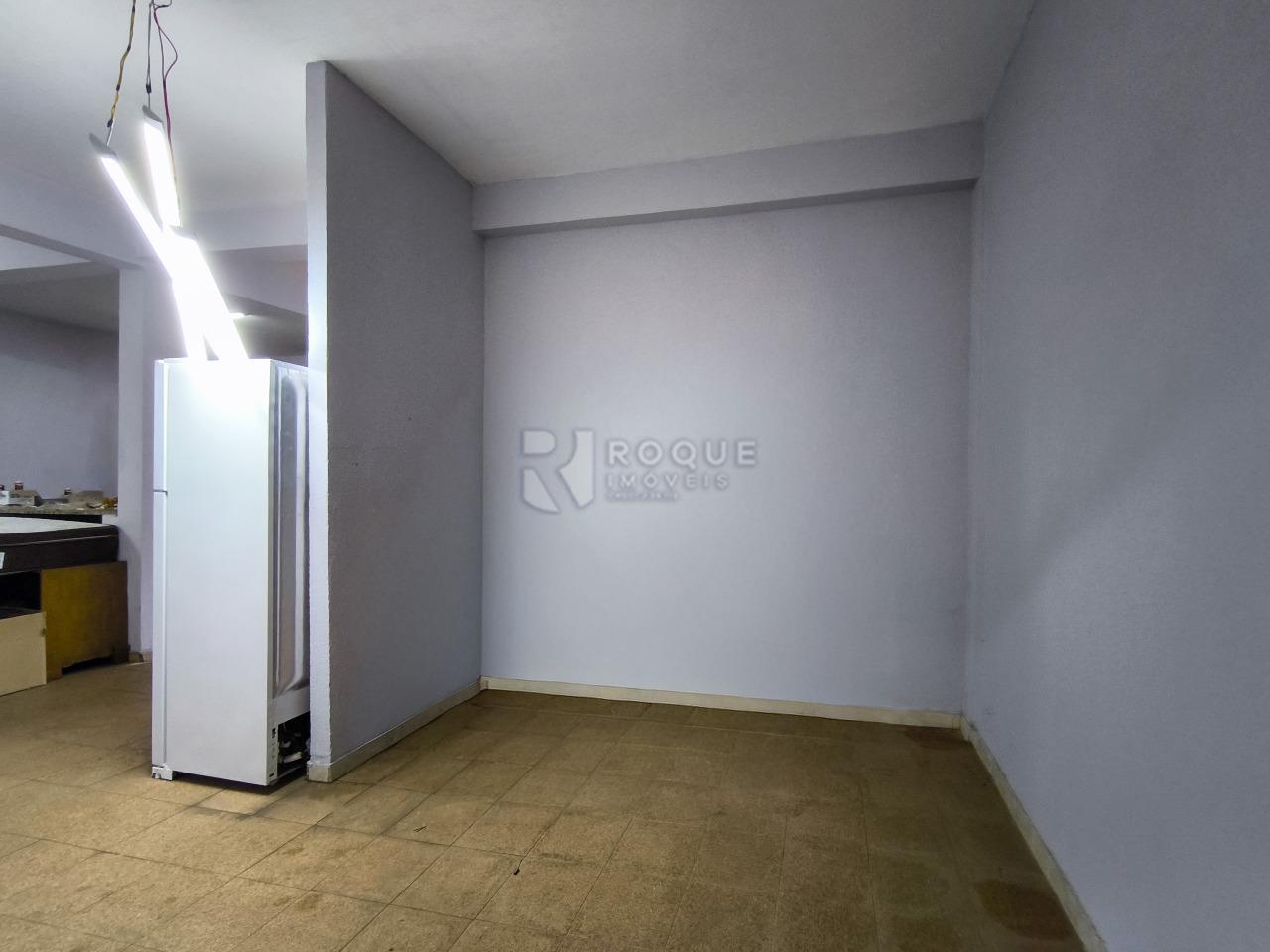 Barracão/Galpão à venda no bairro Centro: ÁREA DE CIRCULAÇÃO