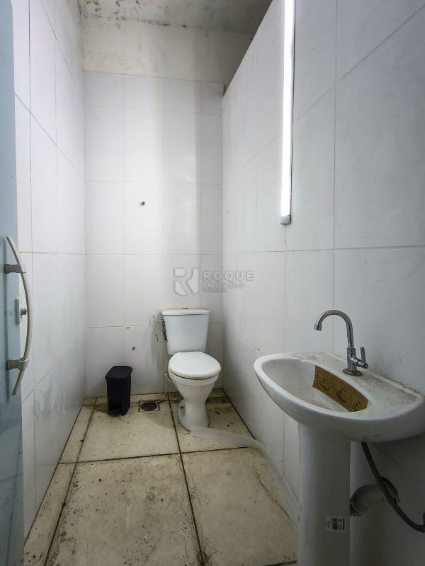 Barracão/Galpão à venda no bairro Centro: WC 1 SALA 2