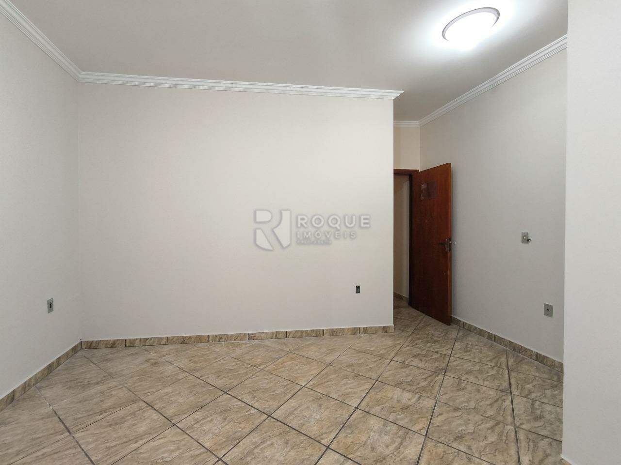 Casa Residencial à venda no bairro Vila São Luiz: SUÍTE