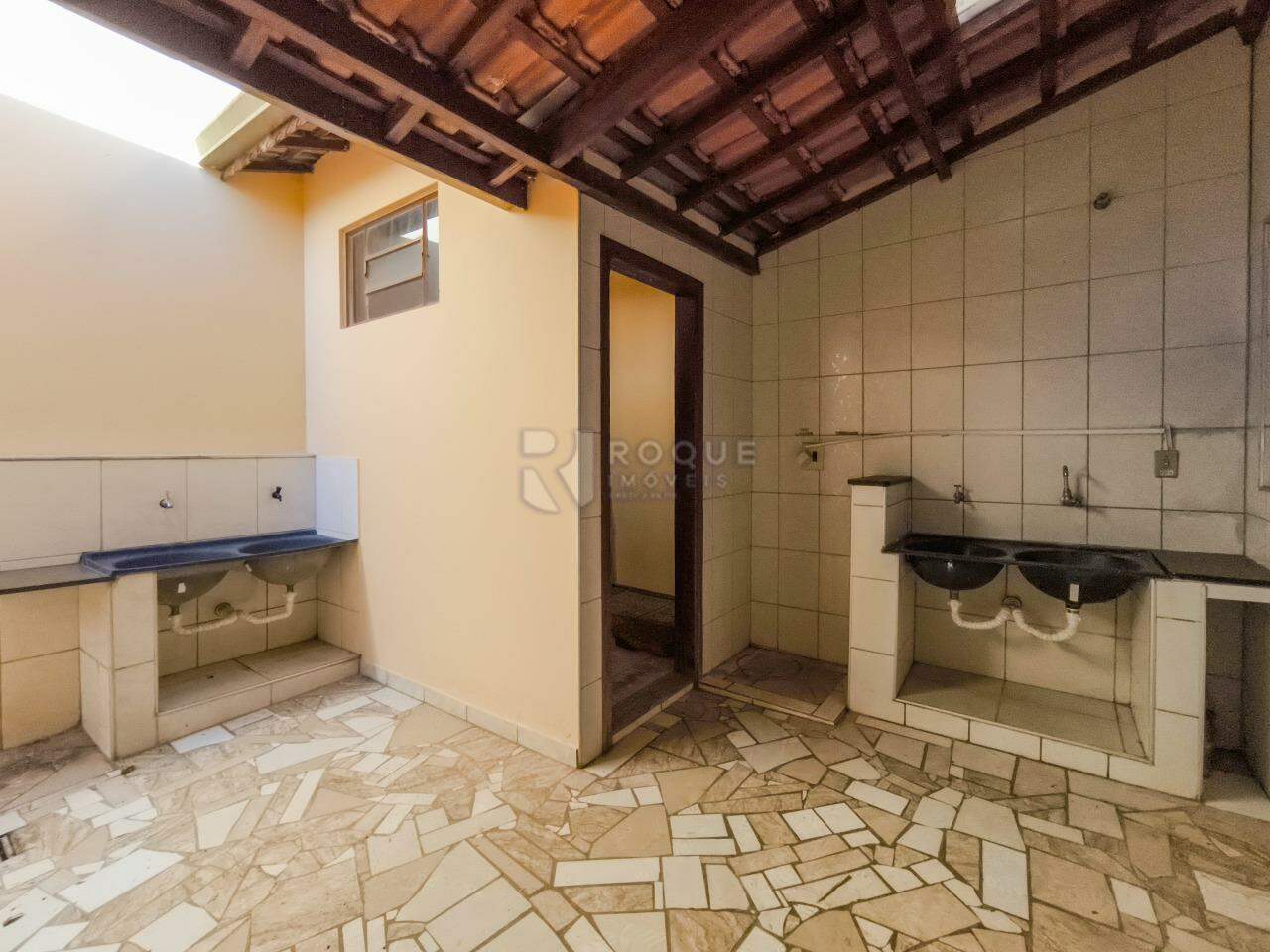 Casa Residencial à venda no bairro Vila São Luiz: LAVANDERIA