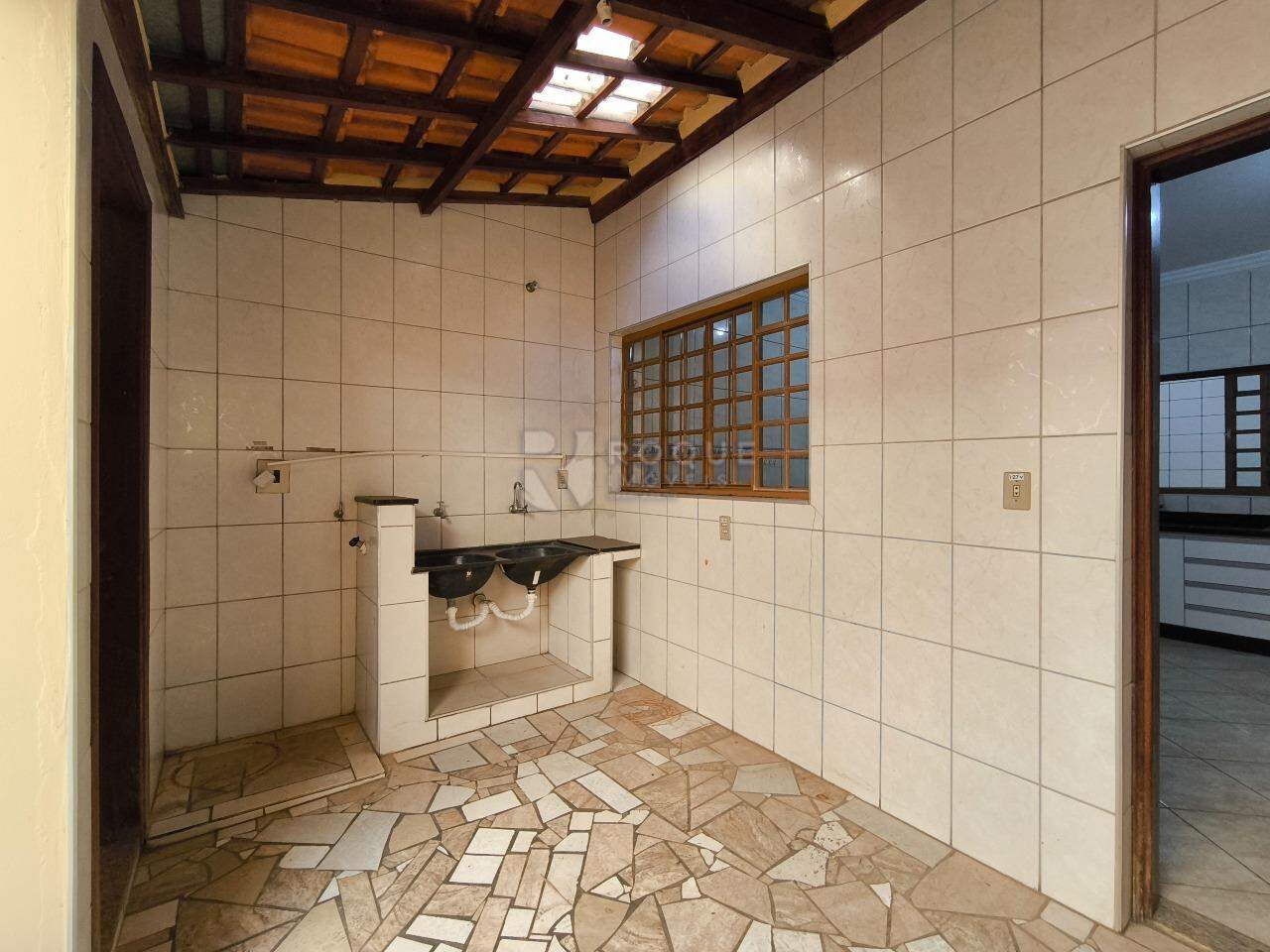 Casa Residencial à venda no bairro Vila São Luiz: LAVANDERIA