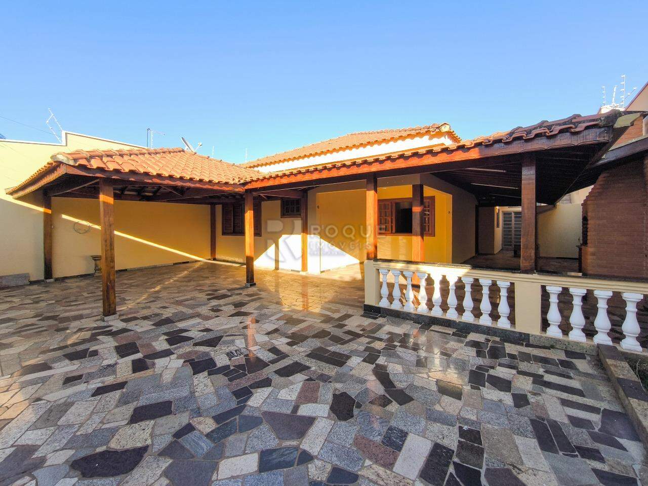 Casa Residencial à venda no bairro Vila São Luiz: FRENTE