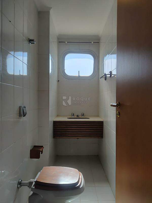 Apartamento para aluguel no bairro Centro: Lavabo 