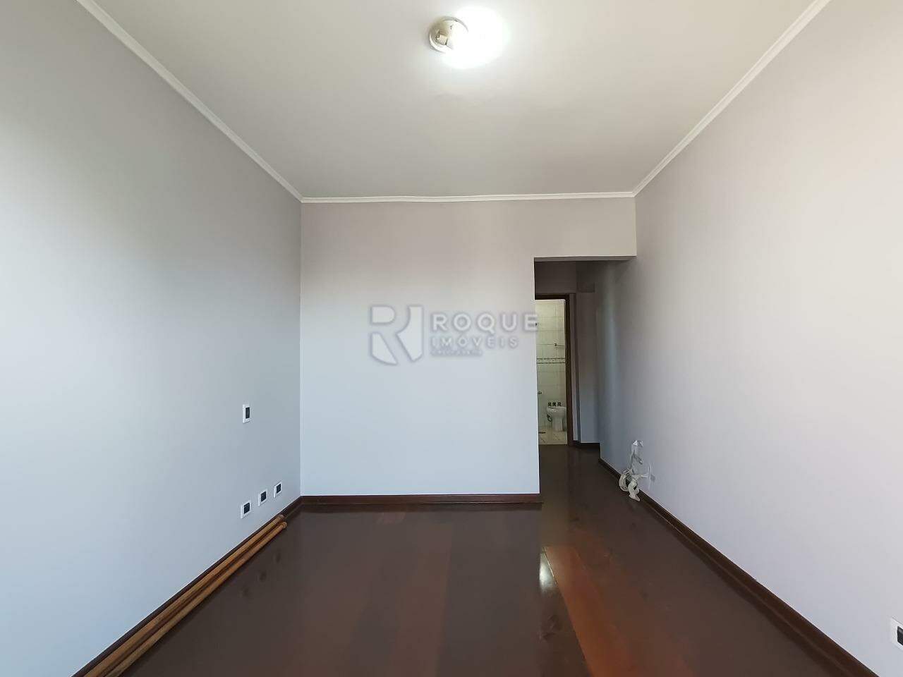 Apartamento para aluguel no bairro Centro: Dormitório 03 suíte 