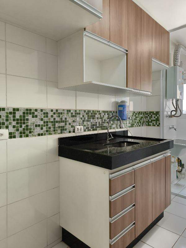 Apartamento à venda no bairro Vila Queiroz: COZINHA