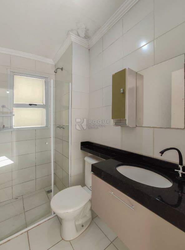 Apartamento à venda no bairro Vila Queiroz: WC social