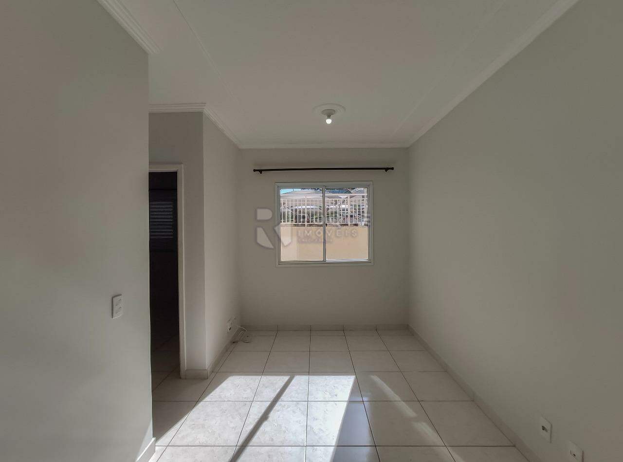 Apartamento à venda no bairro Vila Queiroz: Sala 