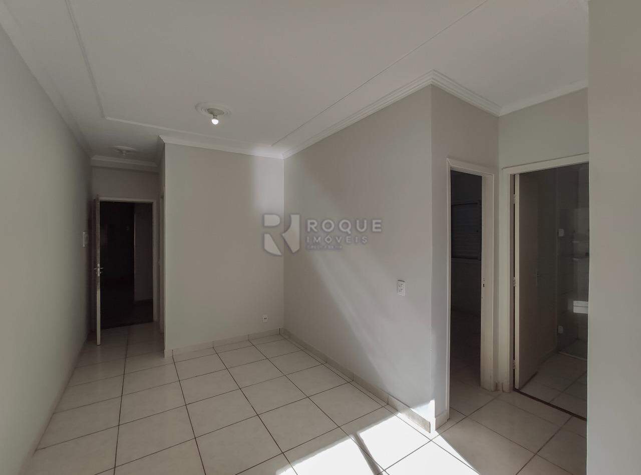 Apartamento à venda no bairro Vila Queiroz: Sala 