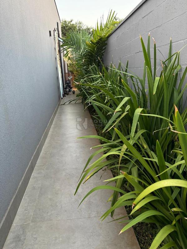 Casa em condomínio à venda no bairro Residencial Florisa: CORREDOR EXTERNO 