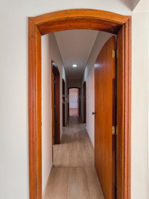 Casa Residencial à venda no bairro Jardim Elite: CORREDOR INTERNO