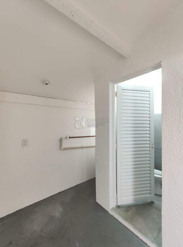 Casa Residencial para aluguel no bairro Vila Cristovam: Área de serviço