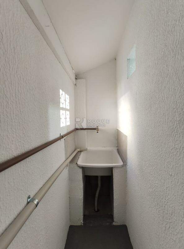 Casa Residencial para aluguel no bairro Vila Cristovam: Área de serviço