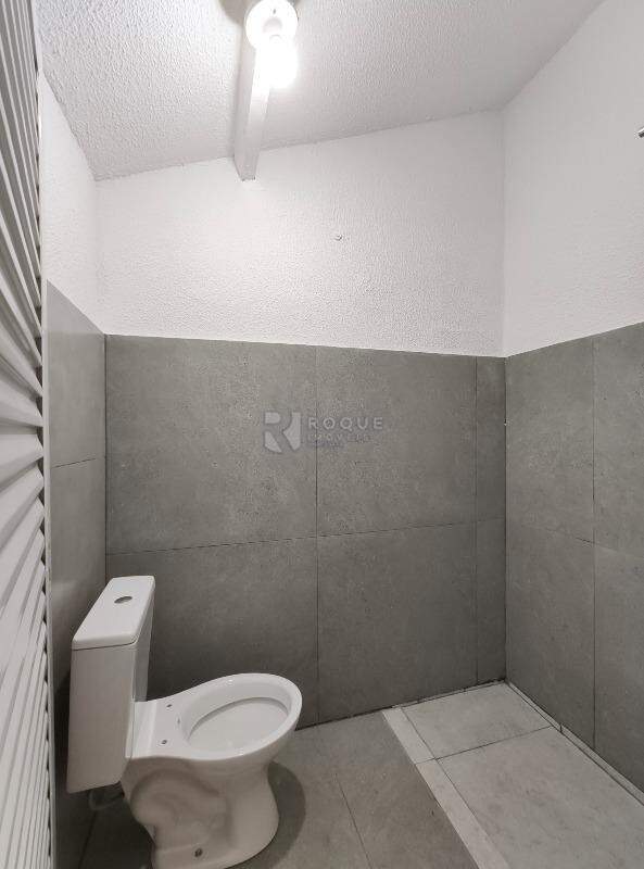 Casa Residencial para aluguel no bairro Vila Cristovam: WC social 
