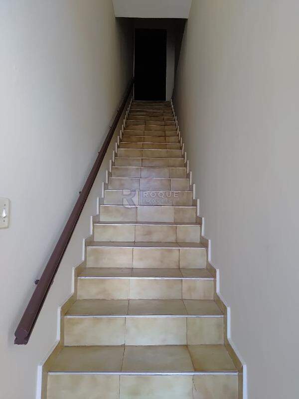 Casa Residencial para aluguel no bairro Jardim Piratininga: Escada