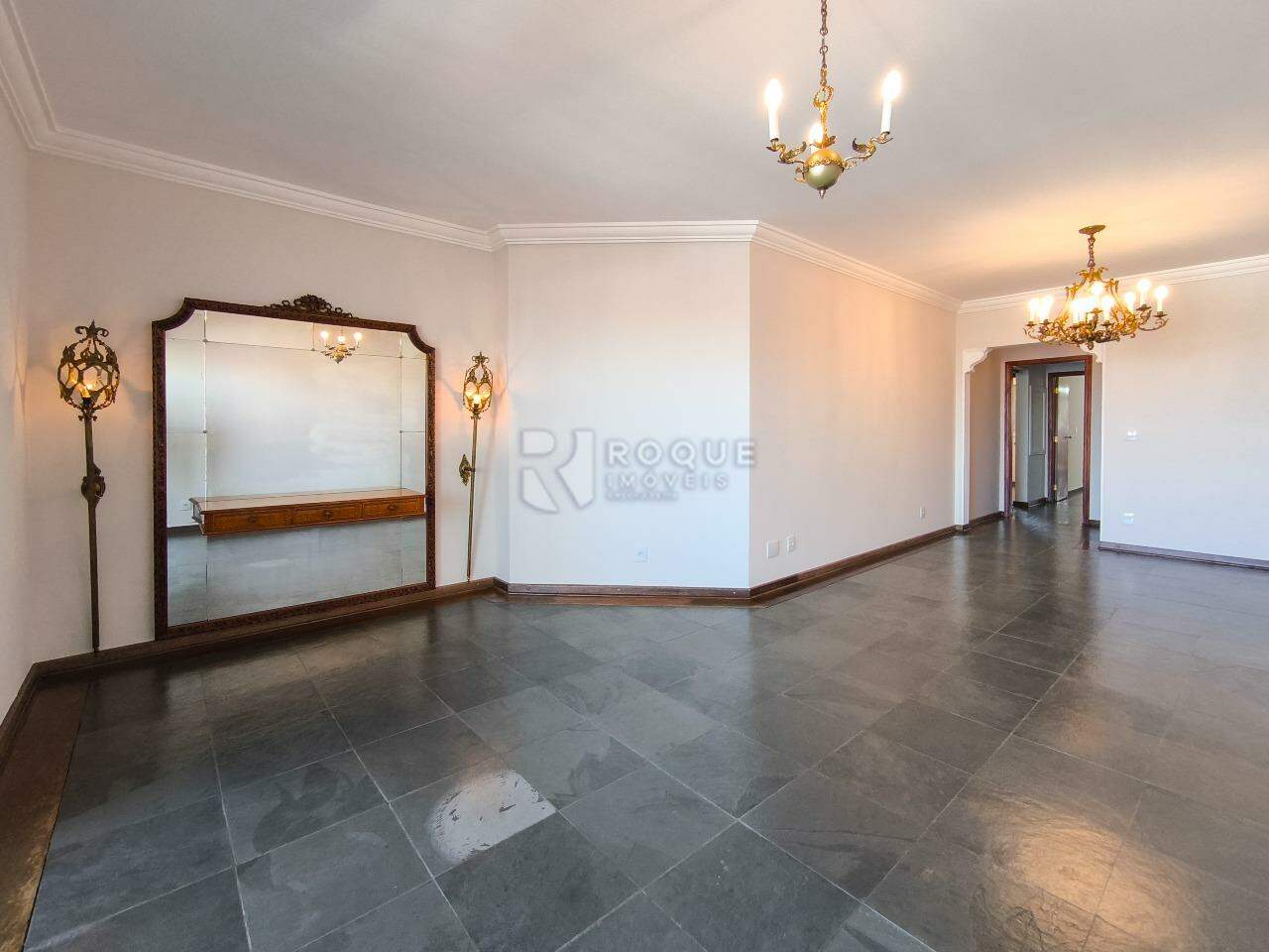 Apartamento à venda no bairro Centro: 