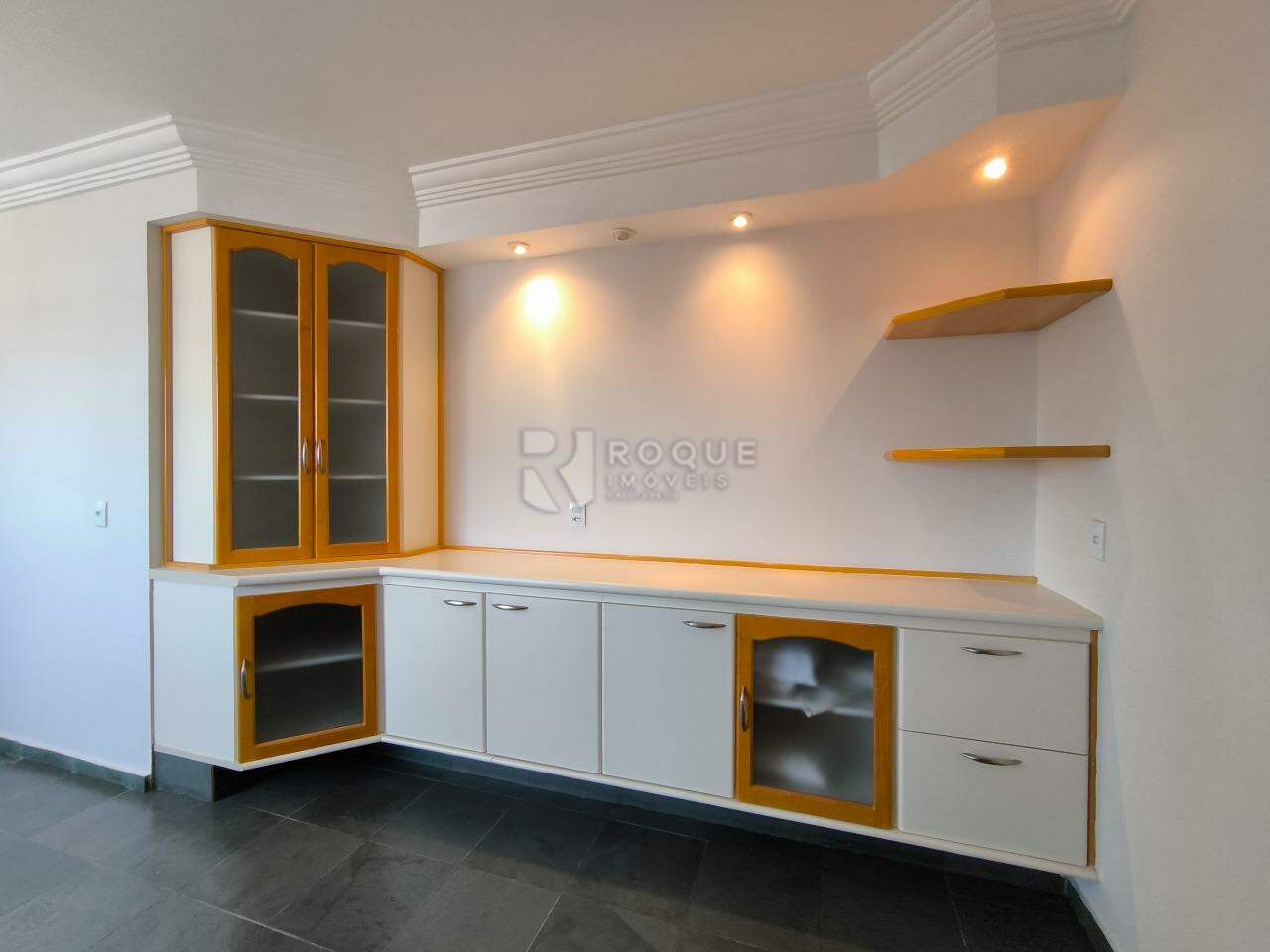 Apartamento à venda no bairro Centro: