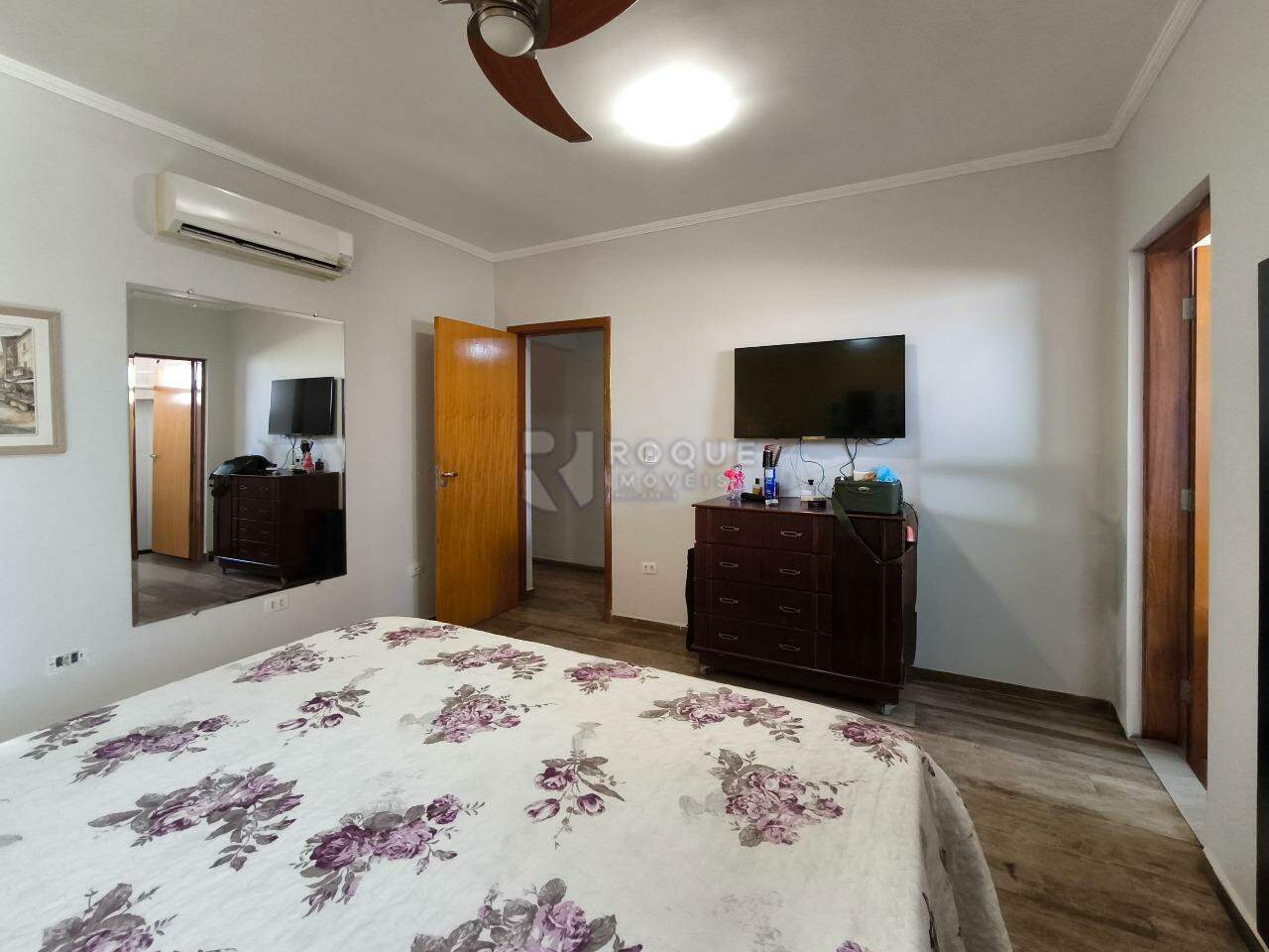 Casa Residencial à venda no bairro Jardim São Paulo: SUÍTE