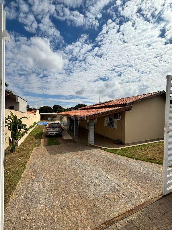 Chácara à venda no bairro Pires de Cima: Entrada
