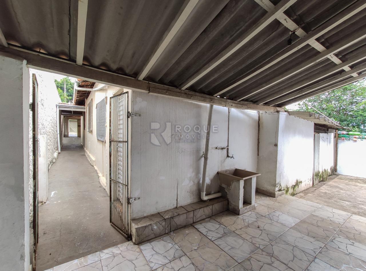 Casa Residencial à venda no bairro Jardim Nova Itália: Área de serviço / rancho 