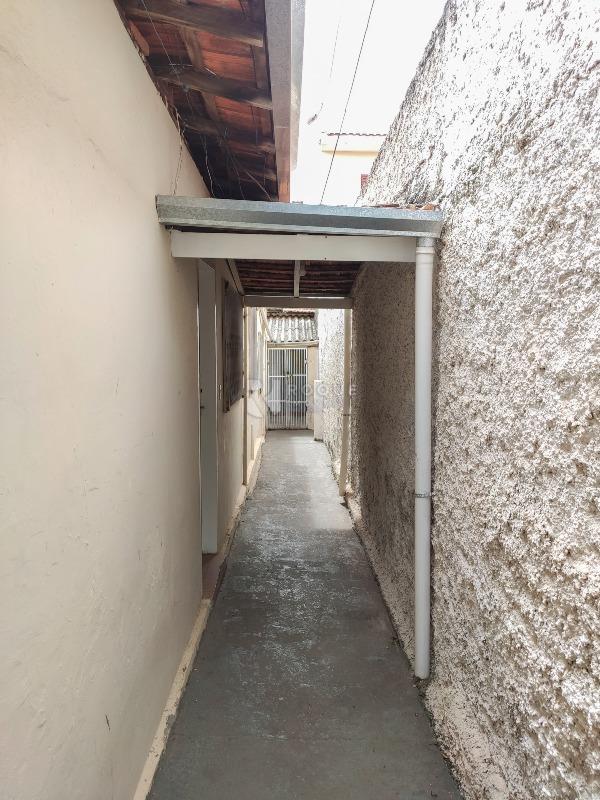 Casa Residencial à venda no bairro Jardim Nova Itália: Corredor de acesso 