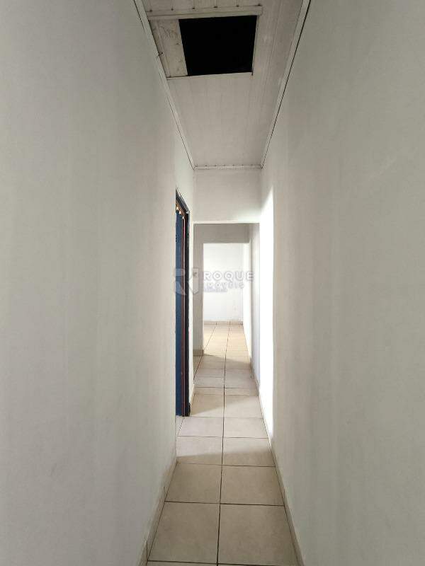 Casa Residencial à venda no bairro Vila Santa Lucia: CORREDOR INTERNO